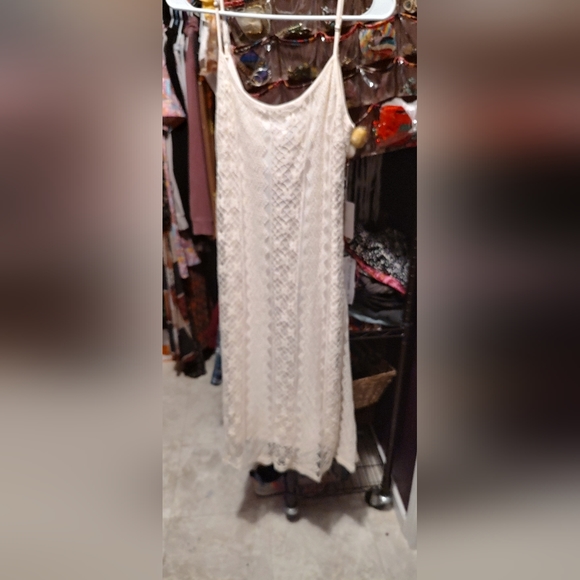Cream lace maxi dress - Picture 1 of 3